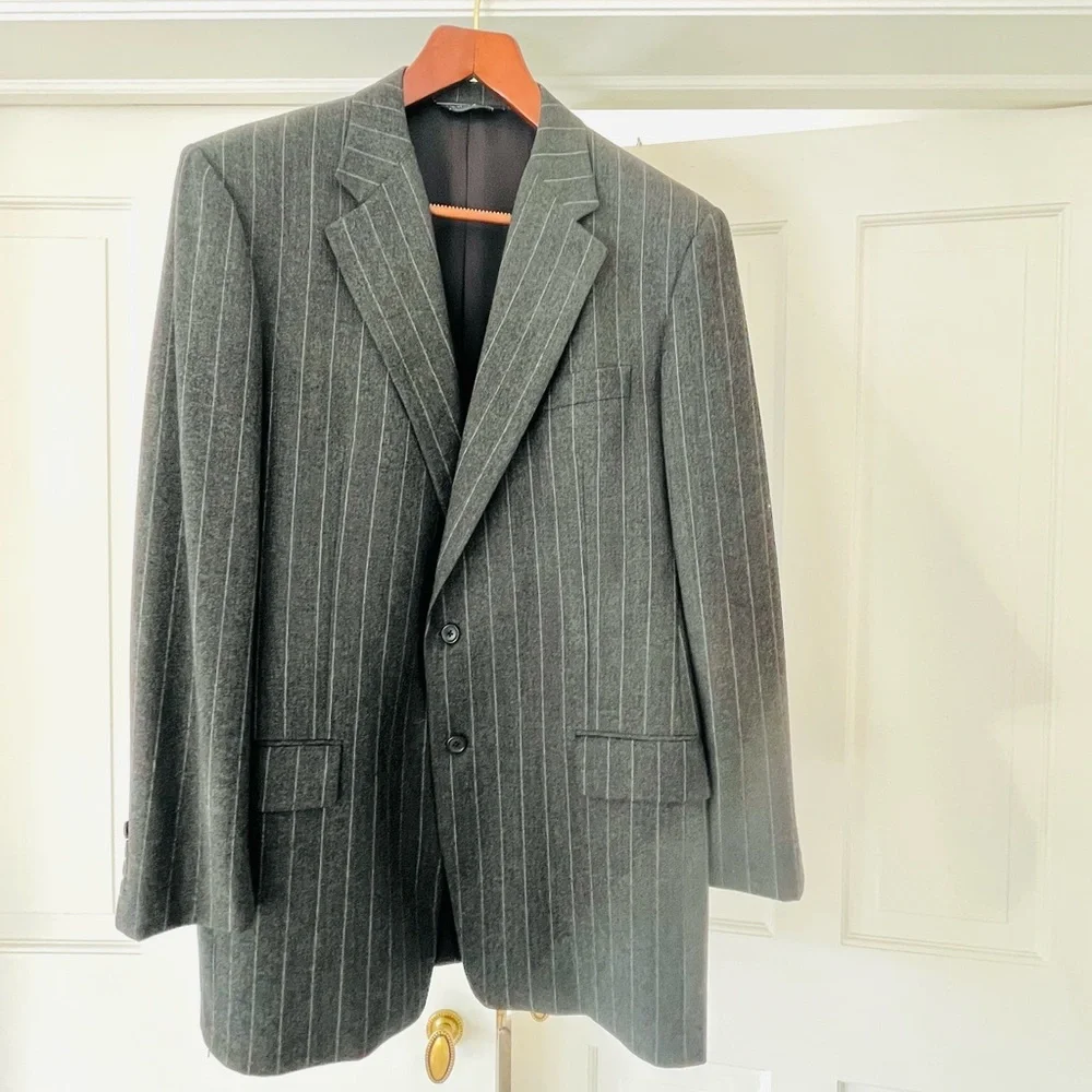 Gieves & Hawkes Saville Row gray pinstripe wool jacket 42L